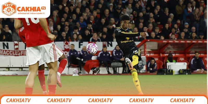 Amad Diallo tỏa sáng với cú volley: Cứu tinh của MU tại The City Ground 3 Pha volley ấn tượng của Amad Diallo đã cứu thua cho Quỷ Đỏ
